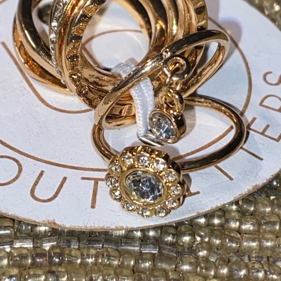 *Urban Outfitters 7 Piece Ring Set - Picture 6 of 8